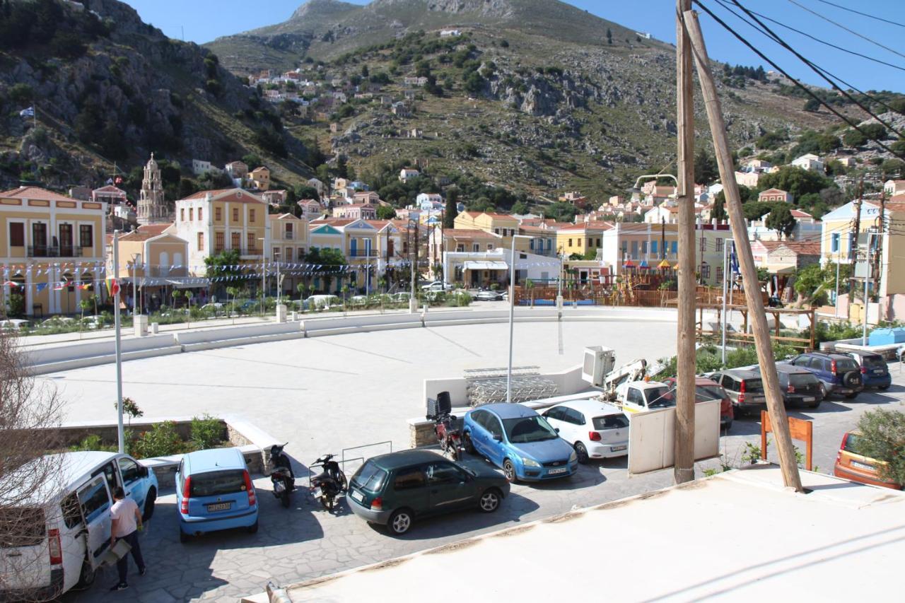 Main Square Apartment Symi Exterior foto